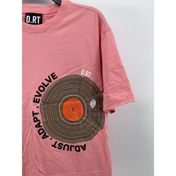 D.RT Men's Pink Vinyl Adjust Adapt Evolve Graphic Short Sleeve T-Shirt SZ L - Picture 3 of 9